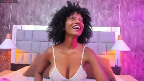 gia_bell online show from June 22, 2026, 1:08 pm
