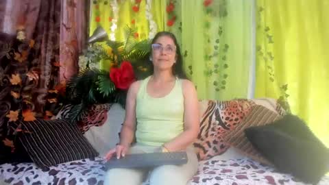 Girasol Walton online show from May 31, 2026, 1:29 pm