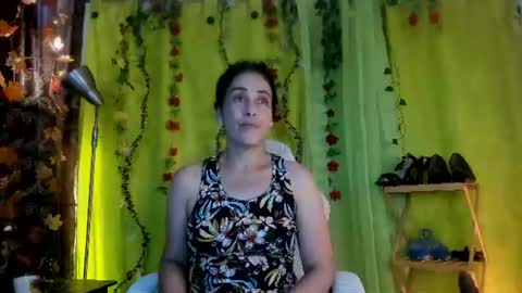 Girasol Walton online show from June 12, 2026, 12:15 pm