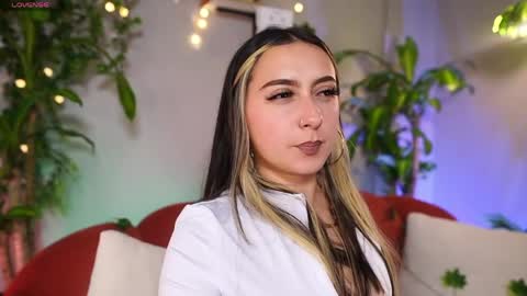 Snapshot of giselle_laurens_ chatting on April 12, 2026, 7:52 pm Giselle online show from April 12, 2026, 7:52 pm