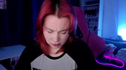 AlexaMillis online show from June 25, 2026, 9:52 pm