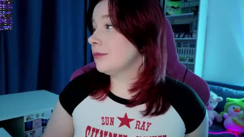 AlexaMillis online show from July 15, 2026, 10:04 pm