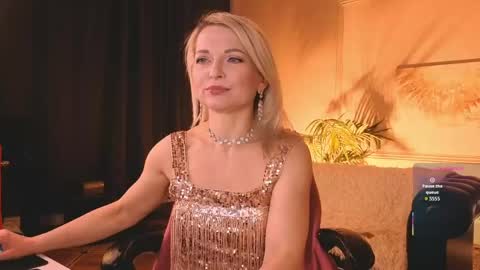 Snapshot of gloria_lovely chatting on May 8, 2026, 11:04 am Gloria online show from May 8, 2026, 11:04 am
