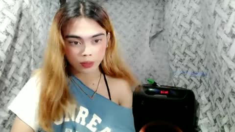 Snapshot of glossyrina chatting on July 1, 2026, 1:51 am Rina3 online show from July 1, 2026, 1:51 am