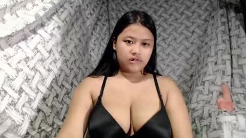 Snapshot of glossyrina chatting on July 16, 2026, 3:07 pm Rina3 online show from July 16, 2026, 3:07 pm