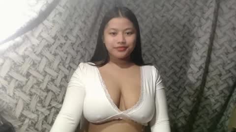 Snapshot of glossyrina chatting on July 23, 2026, 10:24 am Rina3 online show from July 23, 2026, 10:24 am