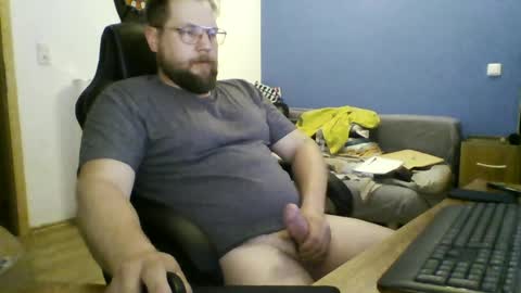 gnik_labinnah online show from June 11, 2026, 8:51 pm