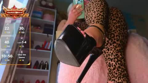 Mrs. Isabella online show from August 6, 2026, 3:08 am