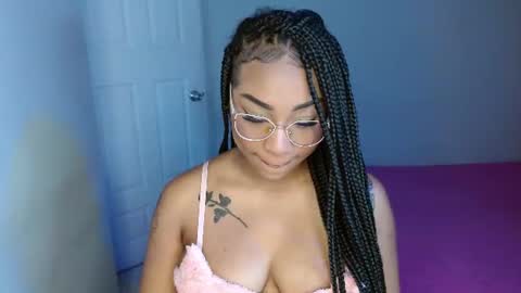 Snapshot of goddess_val chatting on August 1, 2026, 7:57 pm Valentina online show from August 1, 2026, 7:57 pm
