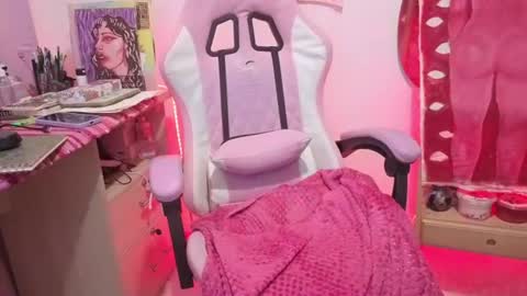Snapshot of goddess_vee_ chatting on July 15, 2026, 1:11 am vee online show from July 15, 2026, 1:11 am