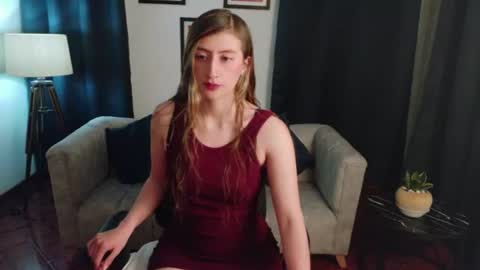 Snapshot of graciecollins chatting on July 4, 2026, 4:13 pm Gracie online show from July 4, 2026, 4:13 pm