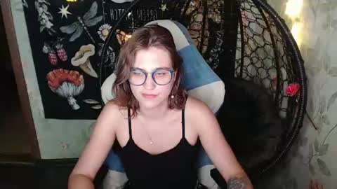 Snapshot of greenwitch9 chatting on July 25, 2026, 11:19 am Lina online show from July 25, 2026, 11:19 am