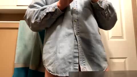 Snapshot of grn_stud chatting on January 17, 2025, 2:28 pm Hard Cock. I cum fast wife might catch me online show from January 17, 2025, 2:28 pm
