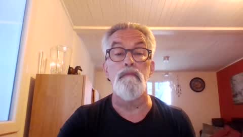 Grybear online show from June 15, 2026, 6:37 am