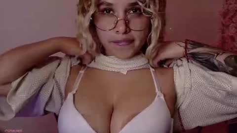 Snapshot of haelycute chatting on July 23, 2026, 2:31 am Haely online show from July 23, 2026, 2:31 am