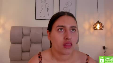hanna__evans_ online show from May 12, 2026, 12:24 pm