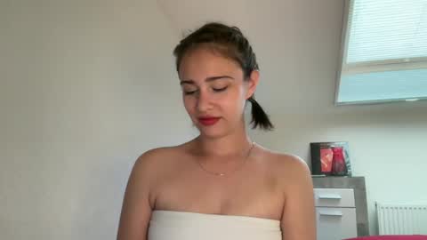 hannahinto online show from June 27, 2026, 12:55 pm