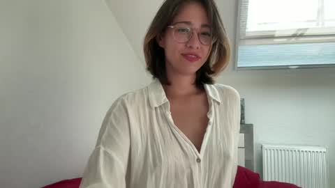 hannahinto online show from July 17, 2026, 2:02 pm