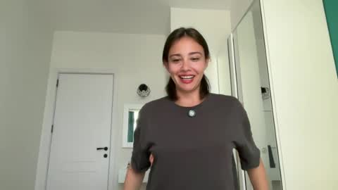 hannahinto online show from August 2, 2026, 12:47 pm