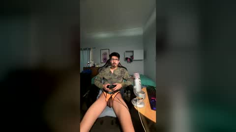 harddmikee online show from June 24, 2026, 7:46 pm