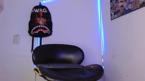 harley_quinnn111 online show from June 12, 2026, 11:35 pm