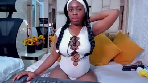 hazel_lanee online show from July 9, 2026, 7:45 am