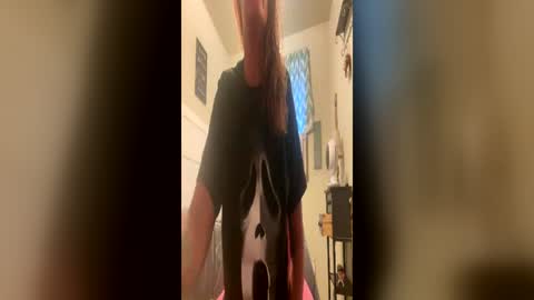 HeidiKinz online show from June 24, 2026, 3:49 am