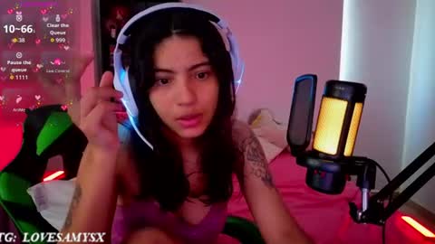 Snapshot of helia_n_amy chatting on June 9, 2026, 2:39 pm Helia Transfem and Amy online show from June 9, 2026, 2:39 pm