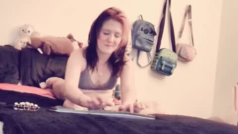 HellienaDesroser online show from September 27, 2025, 2:16 am