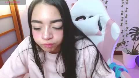 Snapshot of hellokitty_valery1 chatting on June 22, 2026, 3:25 am hellokitty_valery1 online show from June 22, 2026, 3:25 am