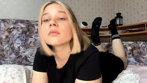 Julia online show from May 10, 2026, 3:06 pm