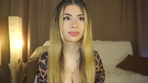 Moni Monica online show from July 5, 2026, 8:10 am