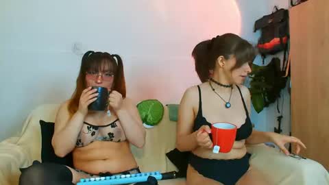 Snapshot of holly_and_honey_69 chatting on June 15, 2026, 10:01 pm Holly and Honey online show from June 15, 2026, 10:01 pm