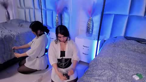 hollypeach_ online show from July 15, 2026, 8:14 pm
