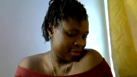 Snapshot of holy_ebony chatting on June 12, 2026, 12:15 pm holy_ebony online show from June 12, 2026, 12:15 pm