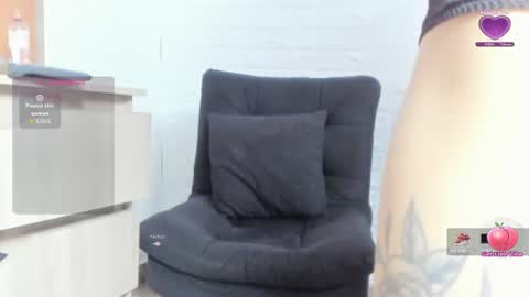 honey_darcy online show from July 26, 2026, 5:53 pm