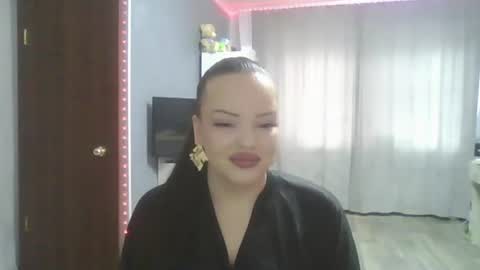 Snapshot of honey_miracle chatting on June 28, 2026, 7:20 pm honey_miracle online show from June 28, 2026, 7:20 pm