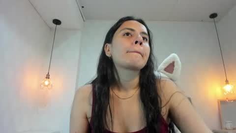 Snapshot of honeybuu_ chatting on July 13, 2026, 2:20 pm Emily online show from July 13, 2026, 2:20 pm