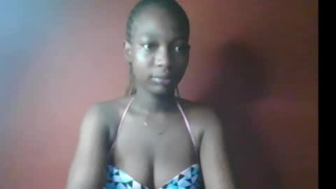Snapshot of honeycee_petite chatting on July 10, 2026, 8:40 am anni online show from July 10, 2026, 8:40 am