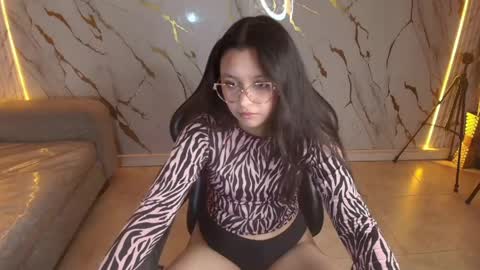 Snapshot of honeydoll_tf chatting on May 12, 2026, 1:30 pm honeydoll_tf online show from May 12, 2026, 1:30 pm