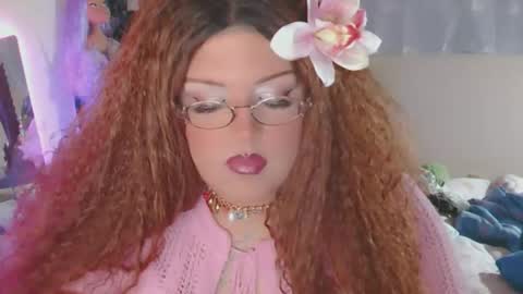 Snapshot of honeylavender777 chatting on May 10, 2026, 9:25 am honeylavender777 online show from May 10, 2026, 9:25 am
