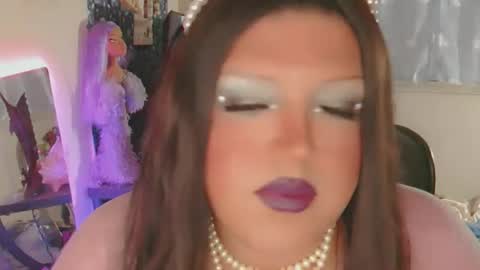 Snapshot of honeylavender777 chatting on May 14, 2026, 9:27 am honeylavender777 online show from May 14, 2026, 9:27 am