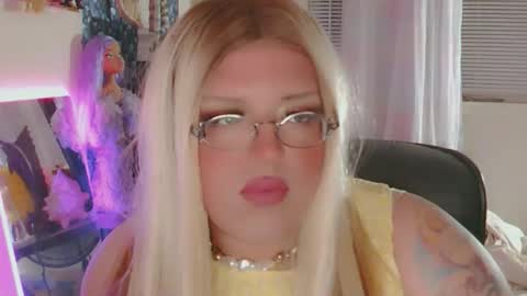 Snapshot of honeylavender777 chatting on June 6, 2026, 6:51 am honeylavender777 online show from June 6, 2026, 6:51 am