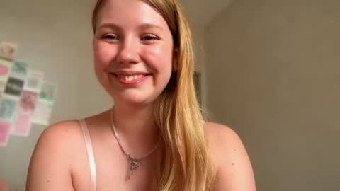 Snapshot of horney_audrey chatting on June 22, 2026, 3:25 am Audrey online show from June 22, 2026, 3:25 am
