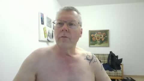 Snapshot of hornydick874303 chatting on May 16, 2026, 8:07 pm Meikelmeier online show from May 16, 2026, 8:07 pm
