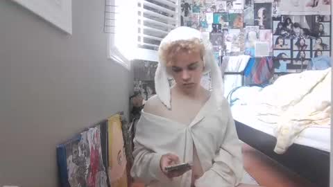 hornyfemfag online show from July 16, 2026, 3:18 pm