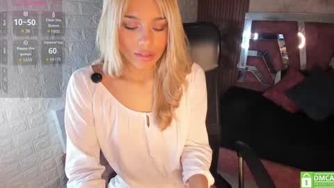 Snapshot of hot_cupid01 chatting on March 18, 2026, 11:02 am Valery online show from March 18, 2026, 11:02 am