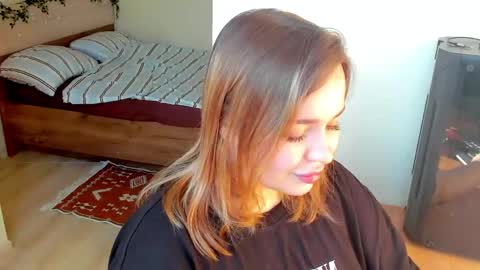 Snapshot of hot_moon_666 chatting on June 6, 2026, 2:44 pm Moon online show from June 6, 2026, 2:44 pm