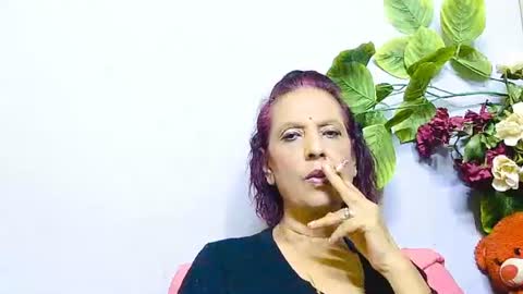 hot queen online show from July 2, 2026, 4:13 pm