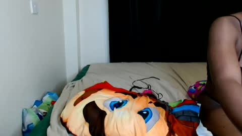 Hotie vives online show from July 15, 2026, 1:44 am
